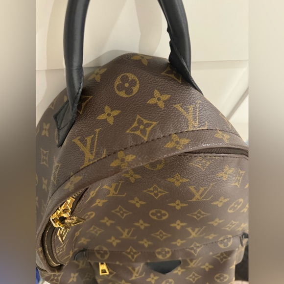 Selling an authentic Louis Vuitton Palm Spring MM Monogram backpack. - Picture 2 of 13